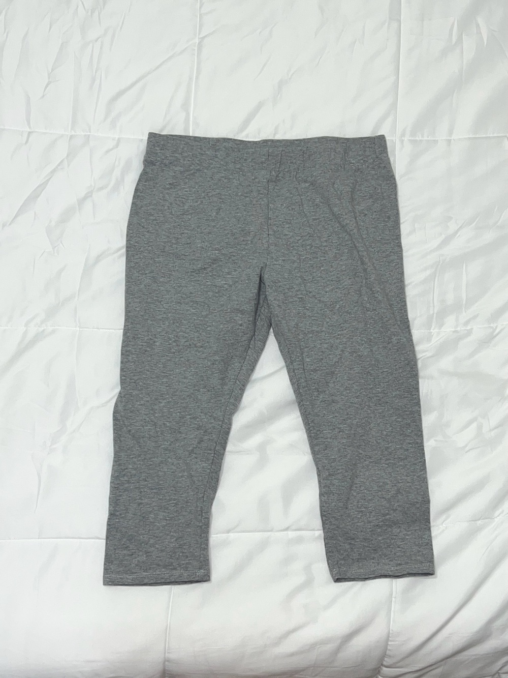 Tag Grey Capri Leggings Women’s Size Large Capris Casual Basic Neutral Active